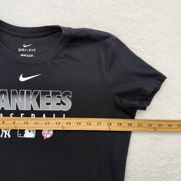 Nike New York Yankees MLB Graphic T-Shirt Black Dri-Fit Casual Fanwear Womens L - Picture 9 of 9